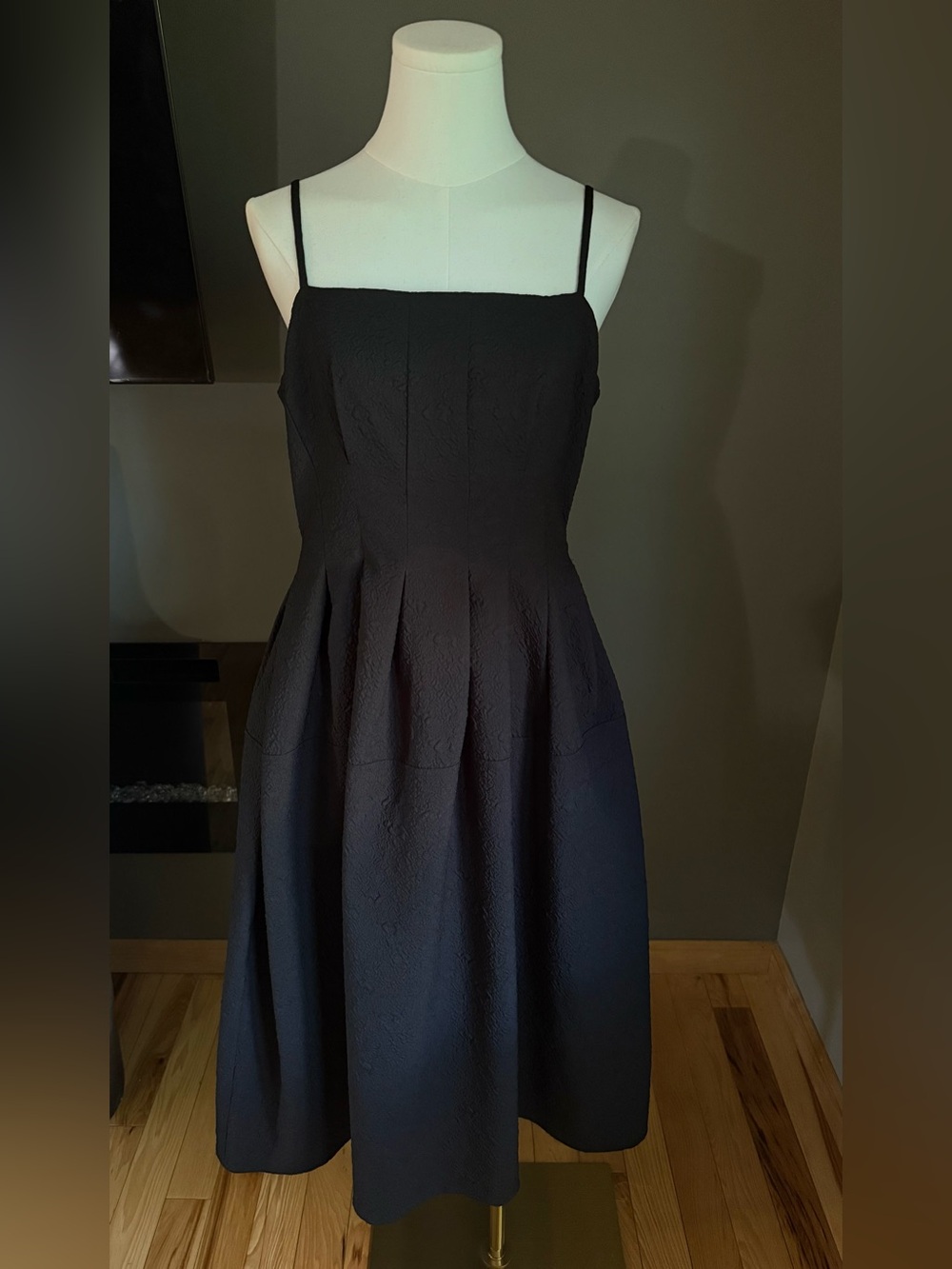Strut & Bolt Black Square-Neck Midi Dress with Pleated A-Line Skirt Size M